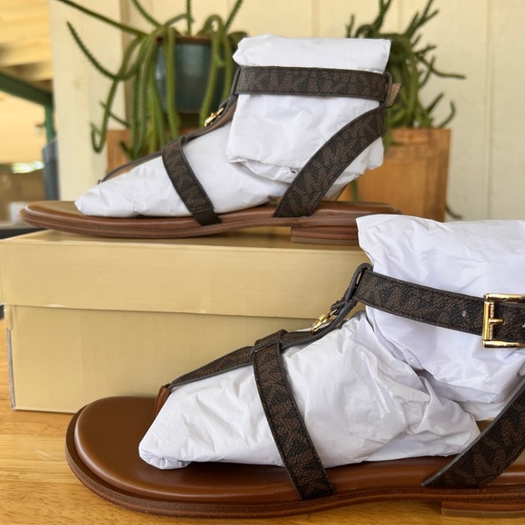 112. Michael Kors Sasha Logo Sandals - Picture 6 of 6